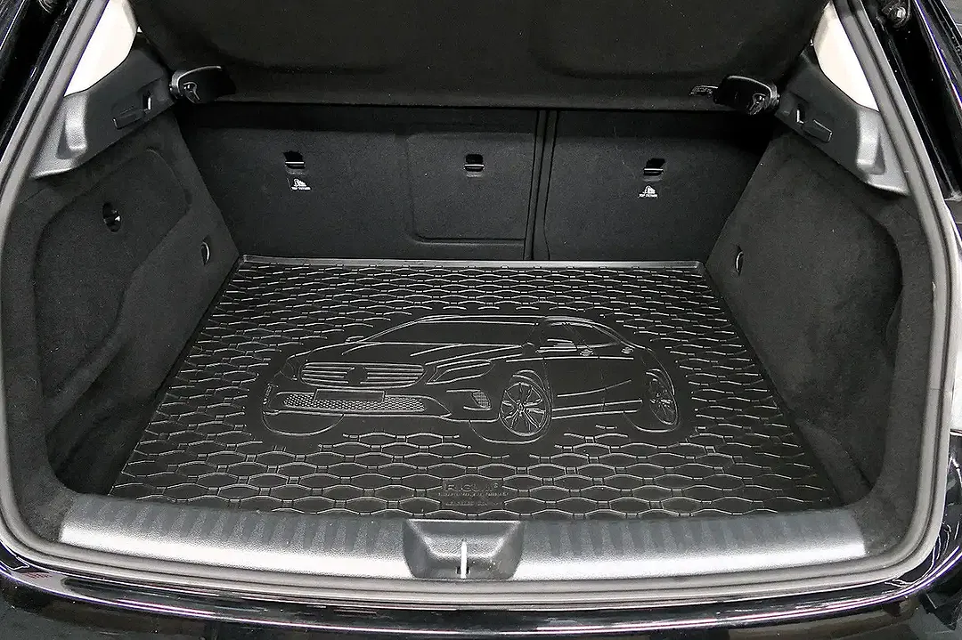 Mercedes-Benz GLA 180 - Thumbnail 13