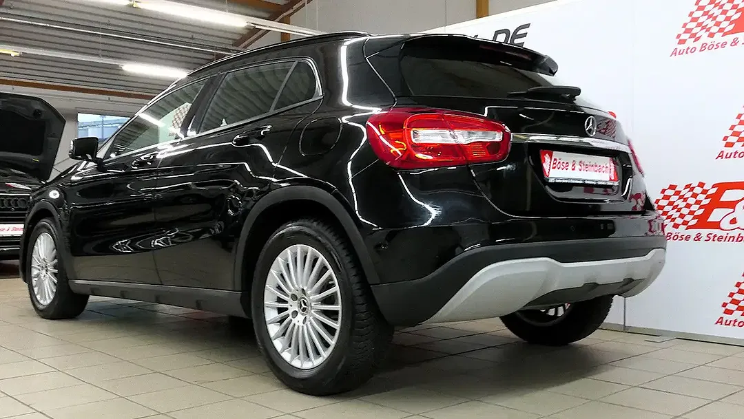 Mercedes-Benz GLA 180 - Thumbnail 3