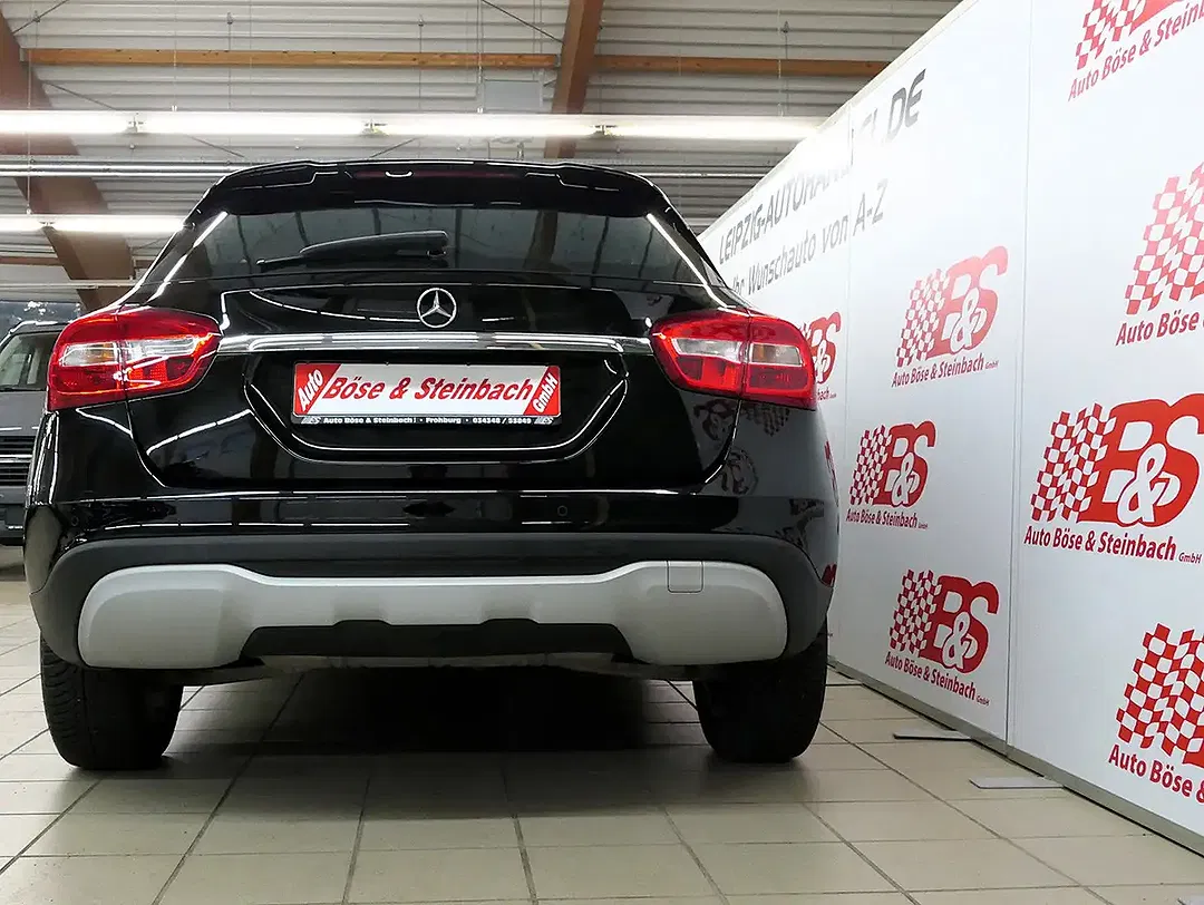 Mercedes-Benz GLA 180 - Thumbnail 4