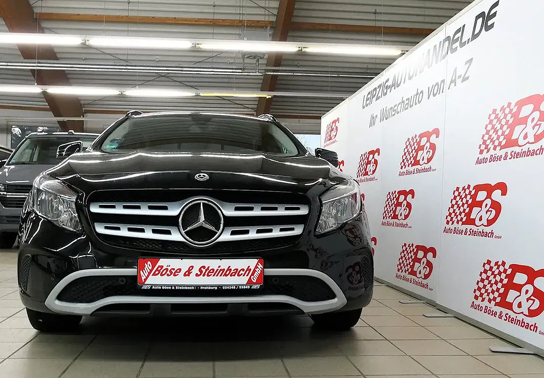 Mercedes-Benz GLA 180 - Thumbnail 8