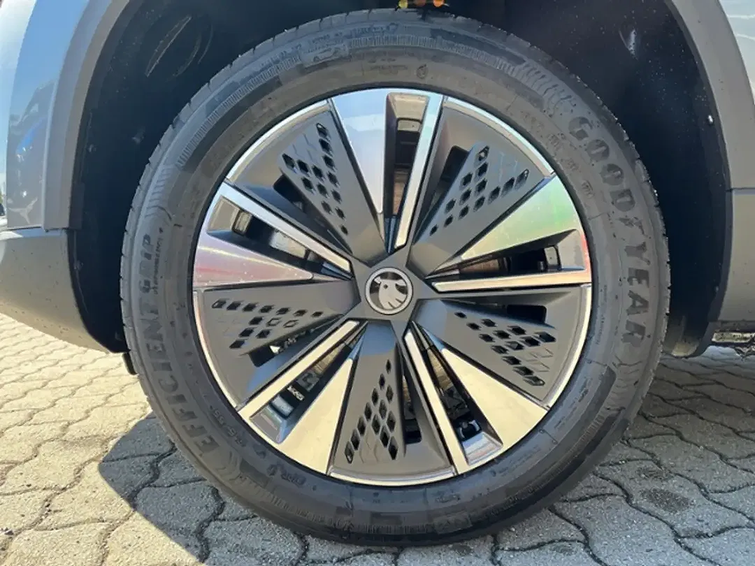 Skoda Karoq - Thumbnail 7