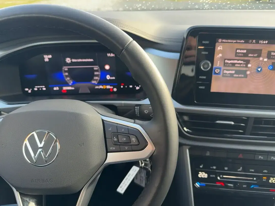 Volkswagen T-Roc - Thumbnail 7