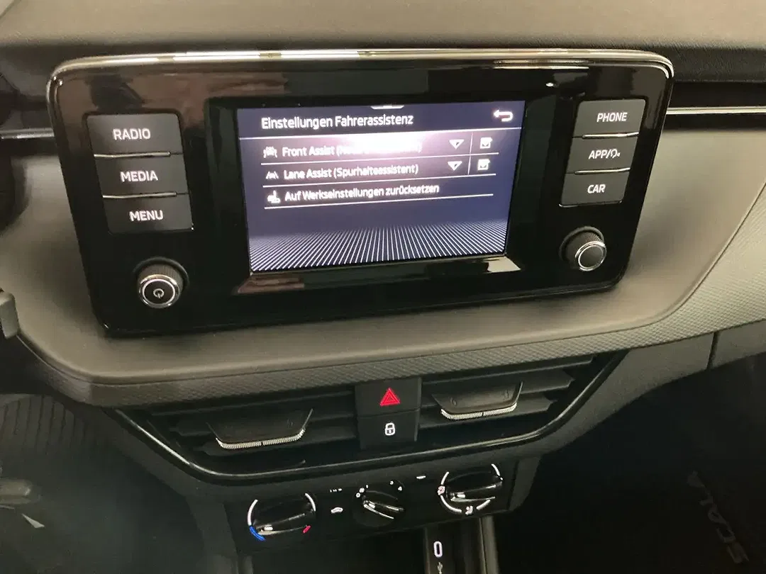 Skoda Scala - Thumbnail 13