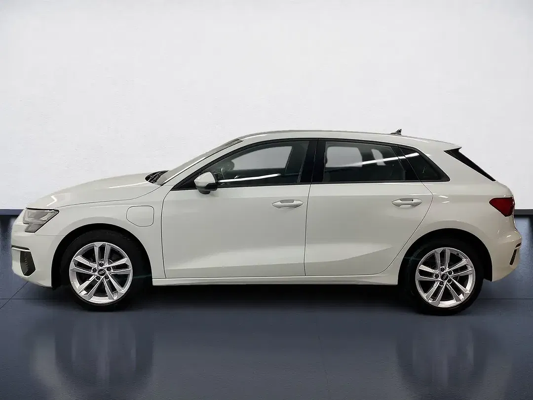 Audi A3 - Thumbnail 2