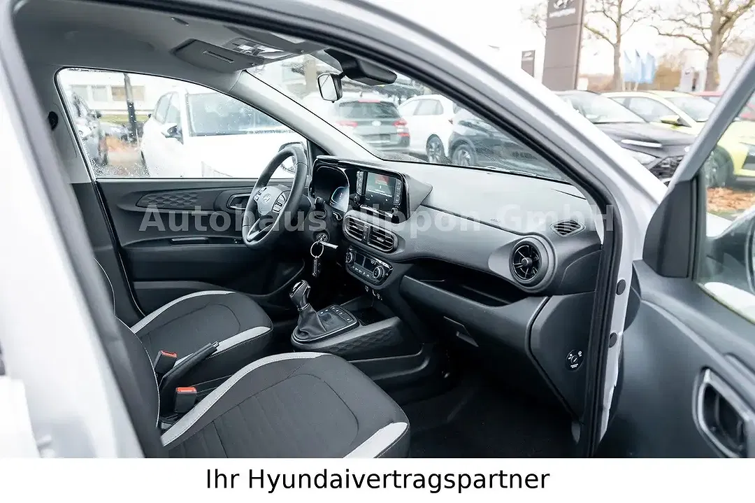 Hyundai i10 - Thumbnail 12