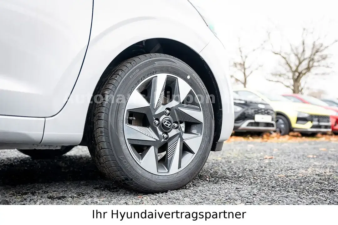 Hyundai i10 - Thumbnail 13