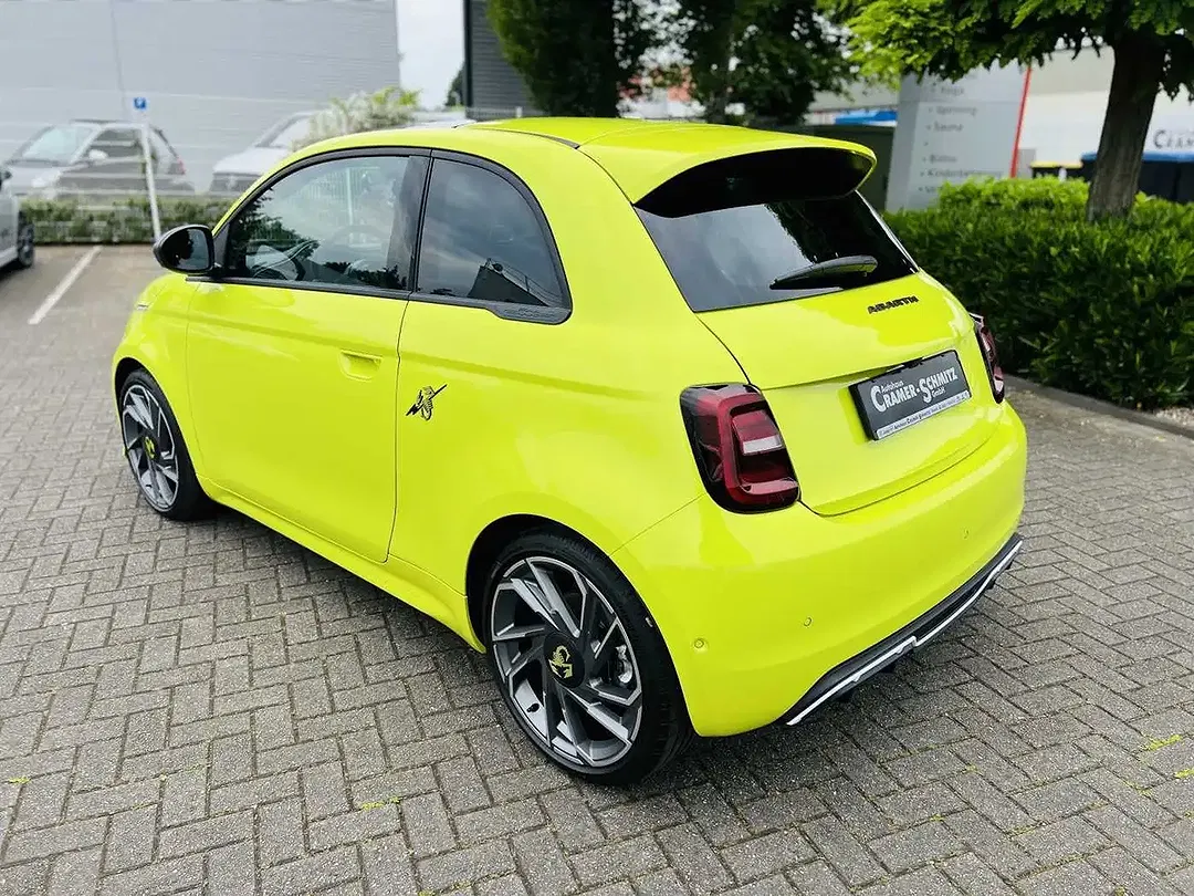 Abarth 500e - Thumbnail 6