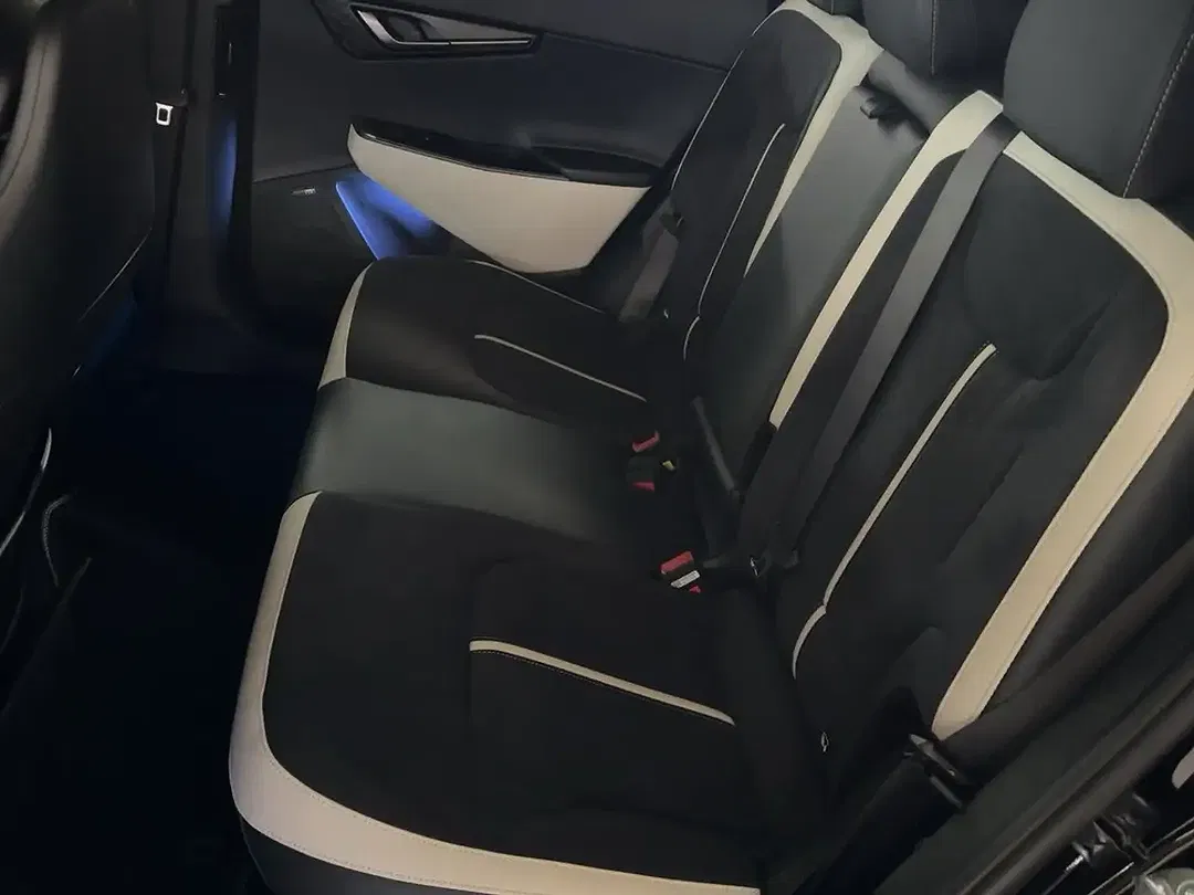 Kia EV6 - Thumbnail 8