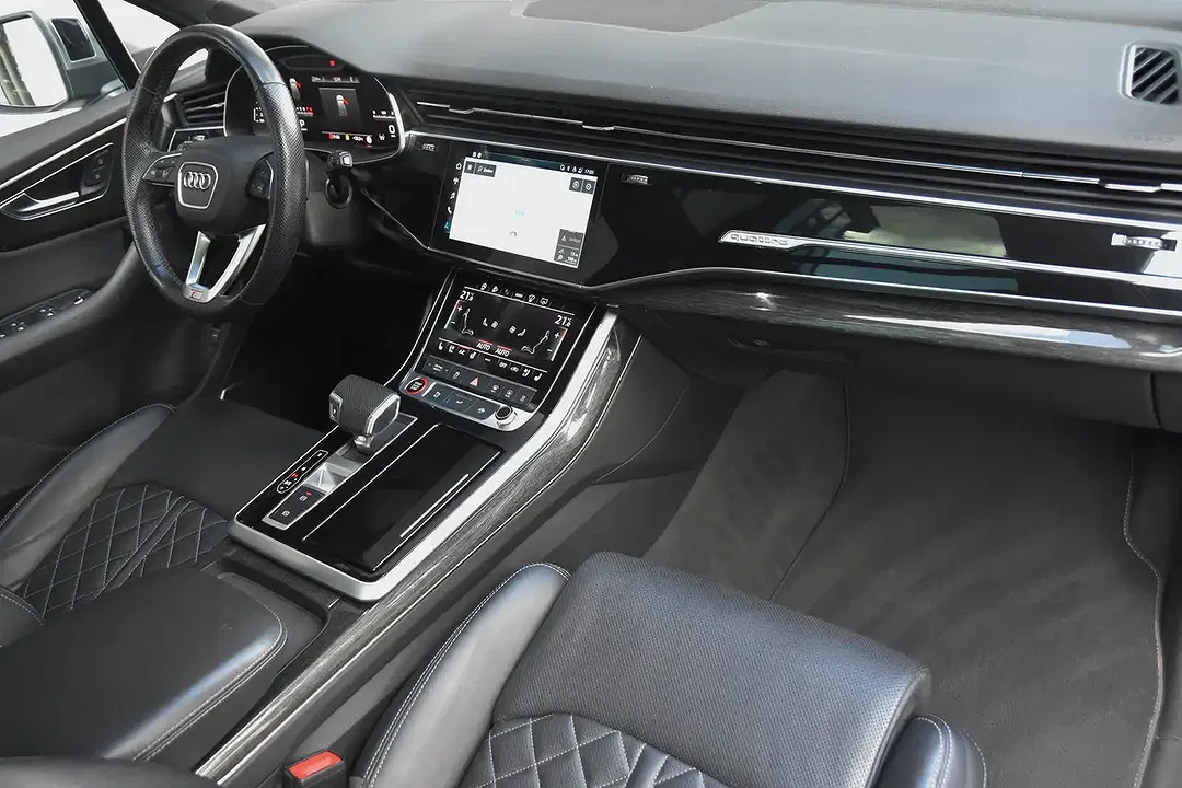 Audi SQ7 - Thumbnail 13