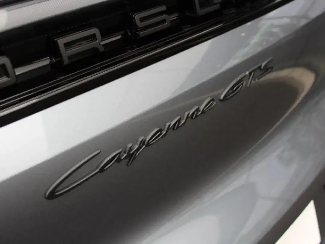 Porsche Cayenne - Thumbnail 12