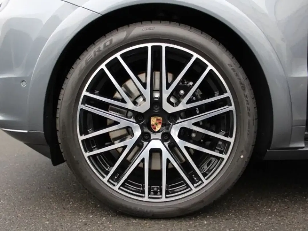 Porsche Cayenne - Thumbnail 9