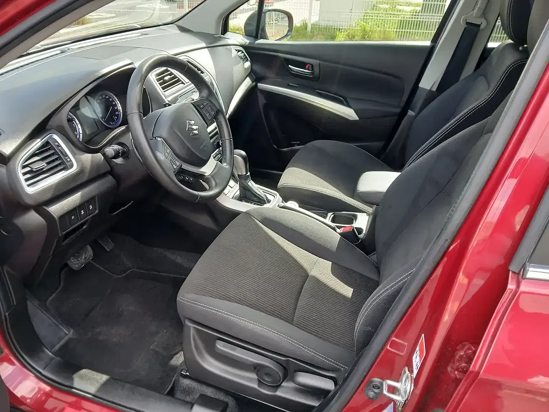 Suzuki SX4 S-Cross - Thumbnail 10