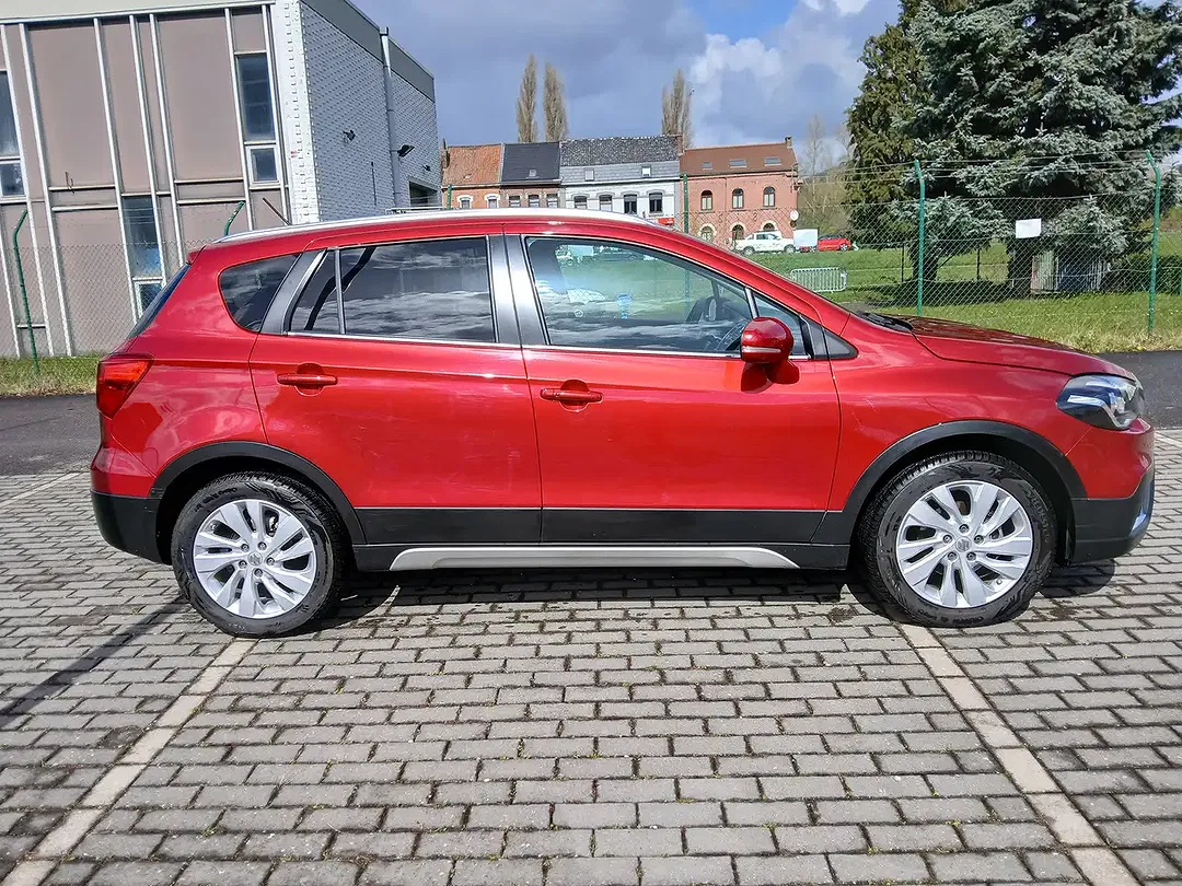 Suzuki SX4 S-Cross - Thumbnail 4