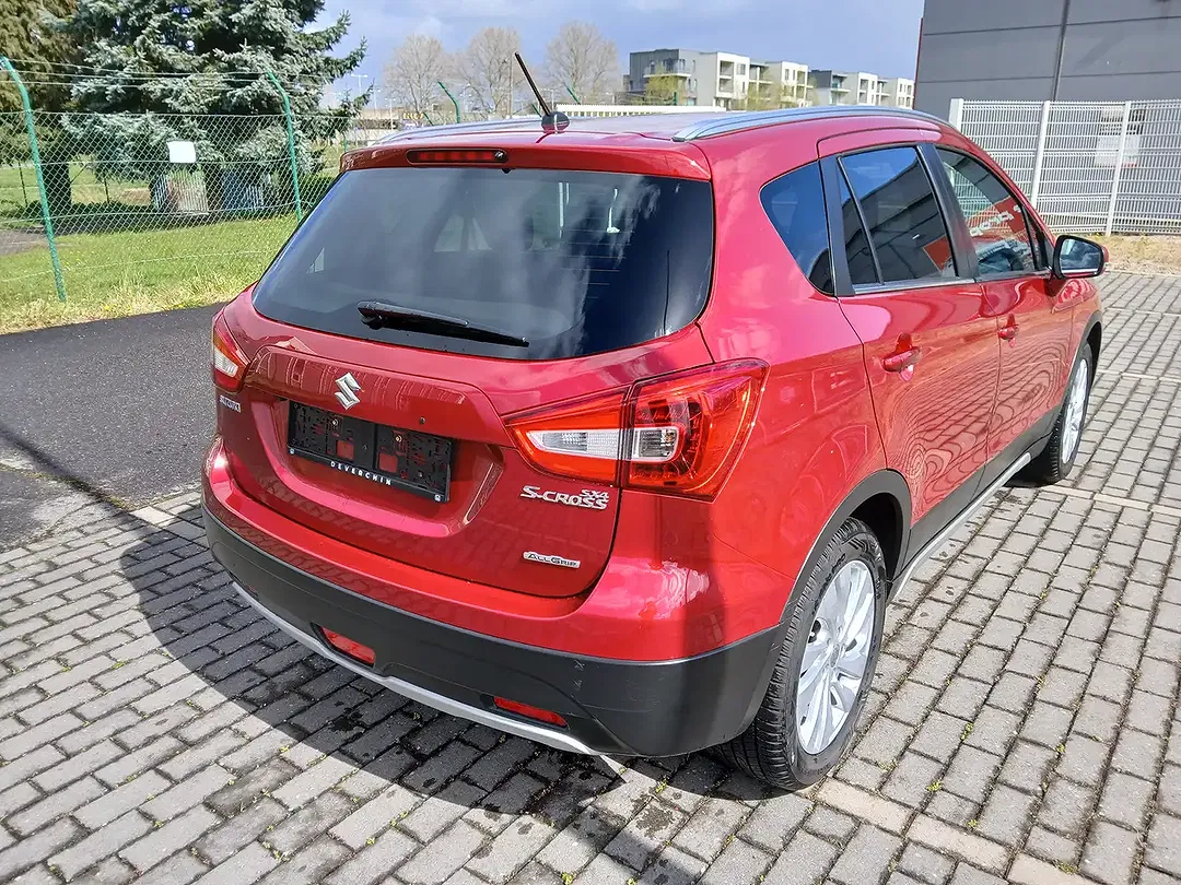 Suzuki SX4 S-Cross - Thumbnail 5