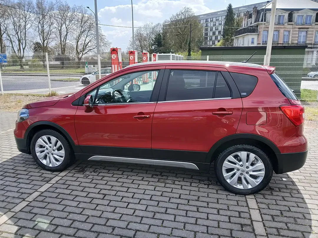 Suzuki SX4 S-Cross - Thumbnail 8