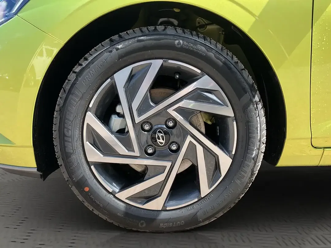 Hyundai i20 - Thumbnail 3