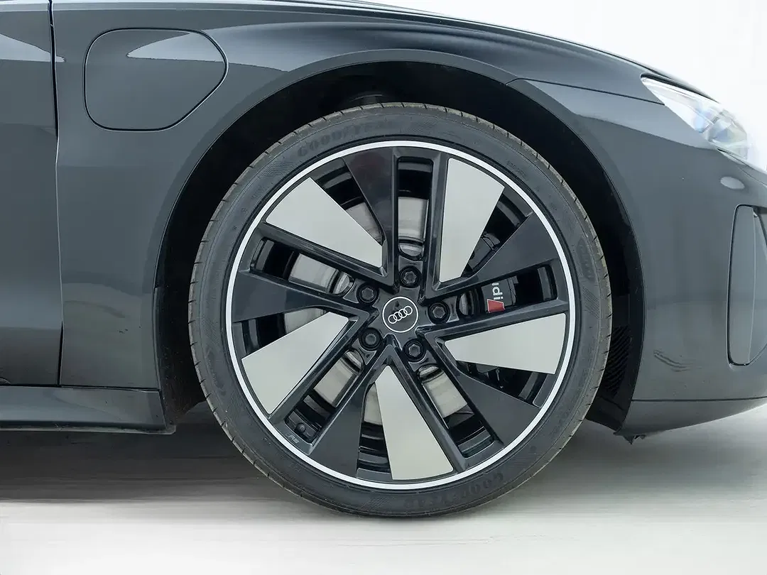Audi RS e-tron GT - Thumbnail 8