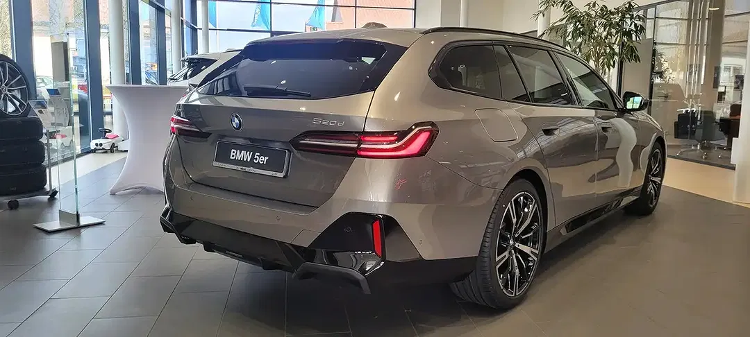 BMW 520 - Thumbnail 12