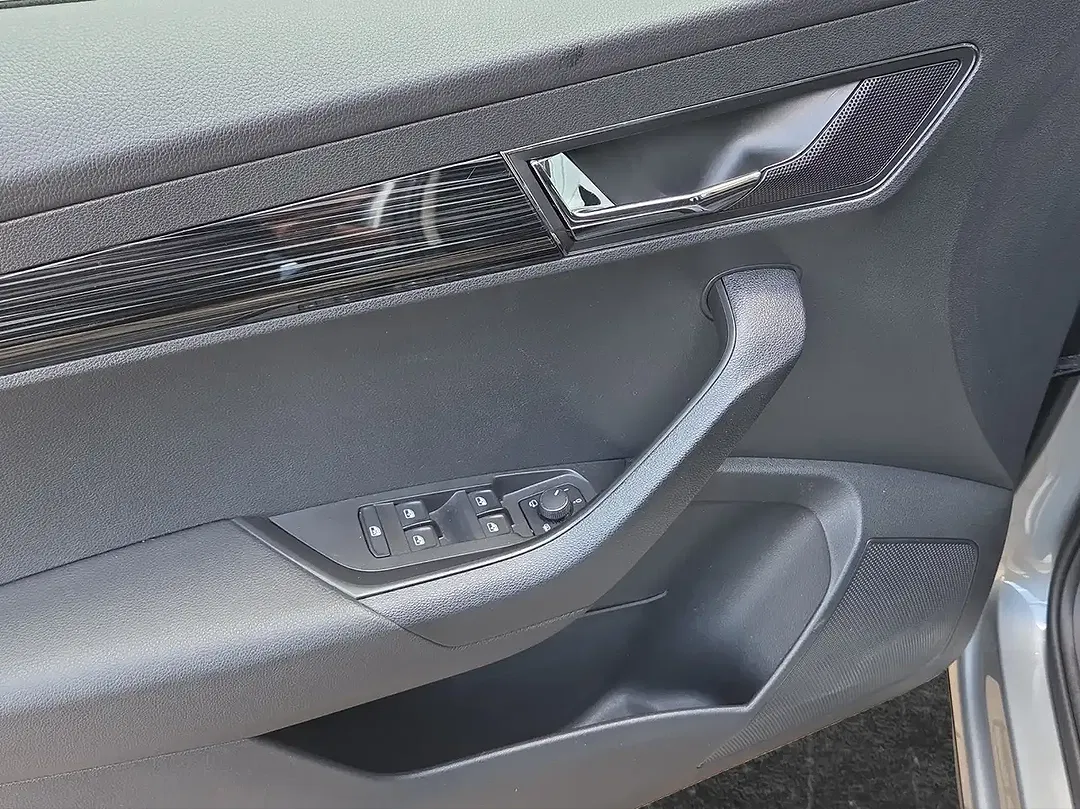 Skoda Karoq - Thumbnail 5