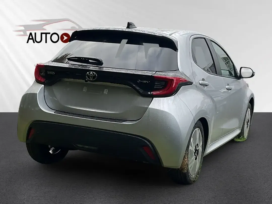 Toyota Yaris - Thumbnail 5