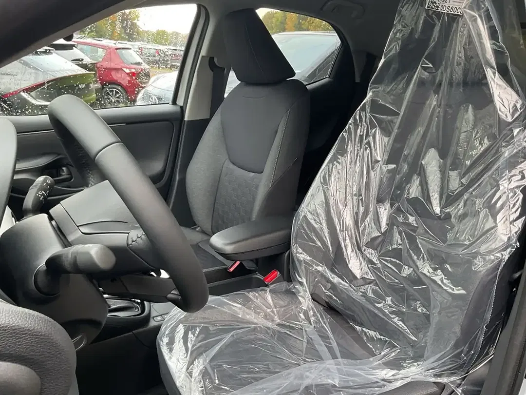 Toyota Yaris - Thumbnail 8