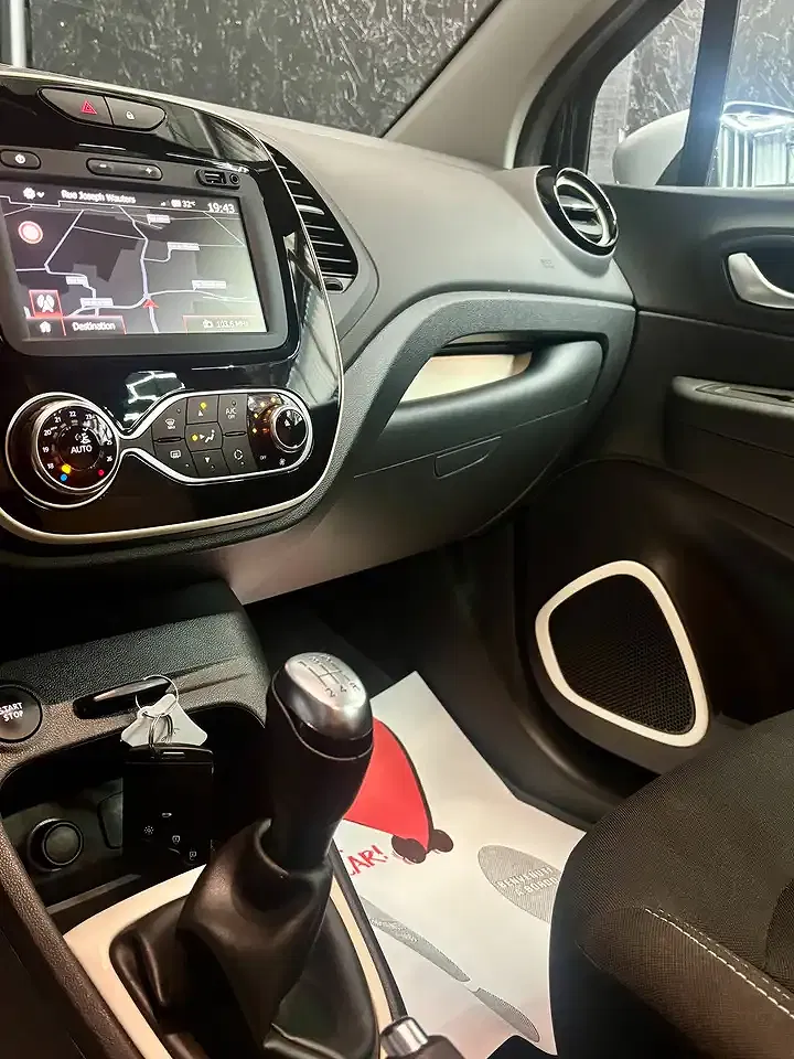 Renault Captur - Thumbnail 9