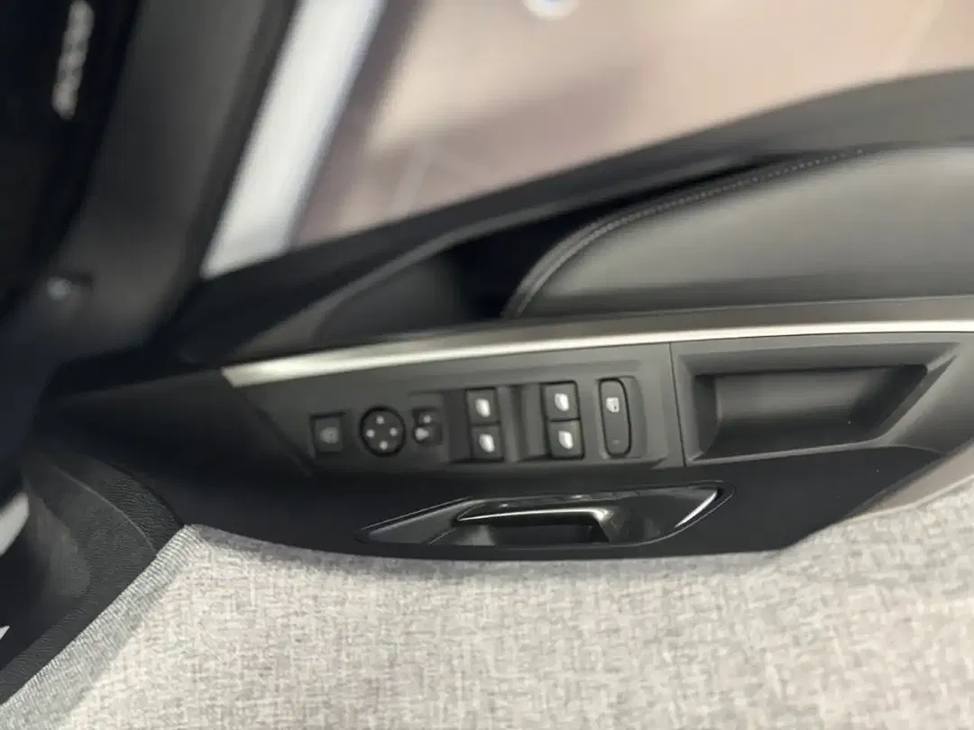 Peugeot 5008 - Thumbnail 14