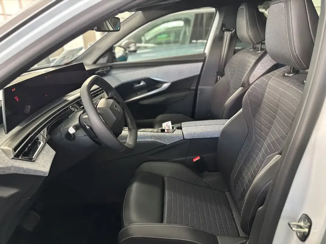 Peugeot 5008 - Thumbnail 6