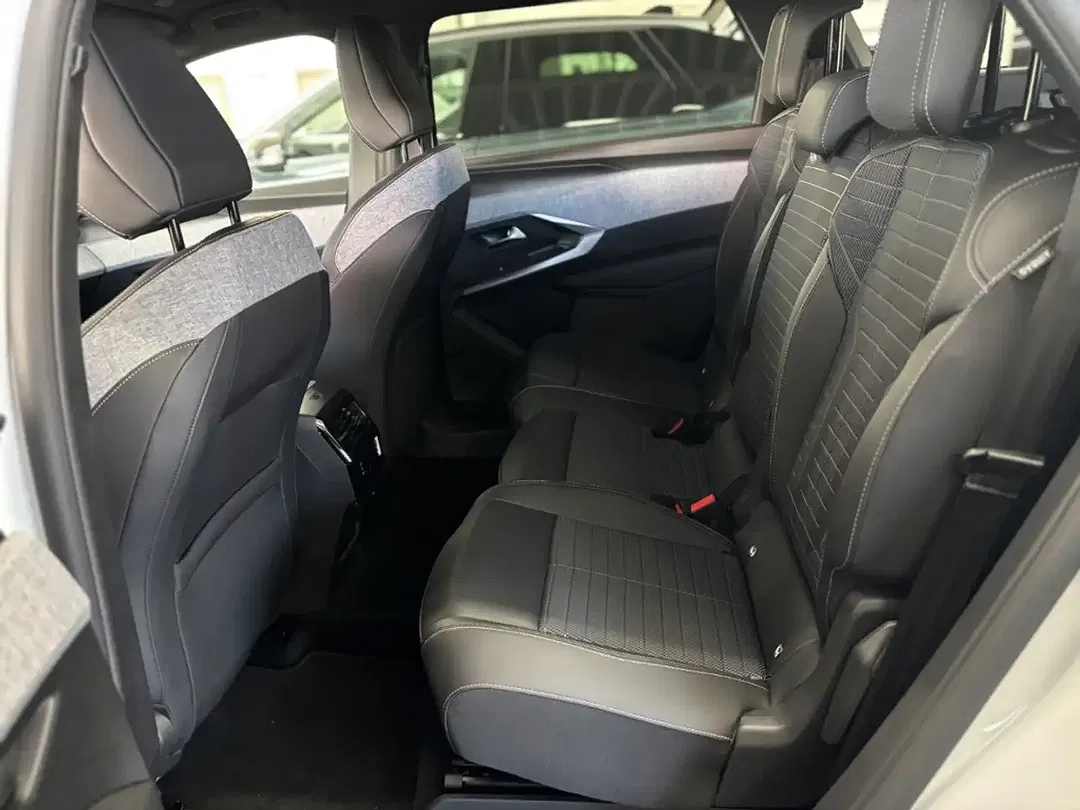 Peugeot 5008 - Thumbnail 7