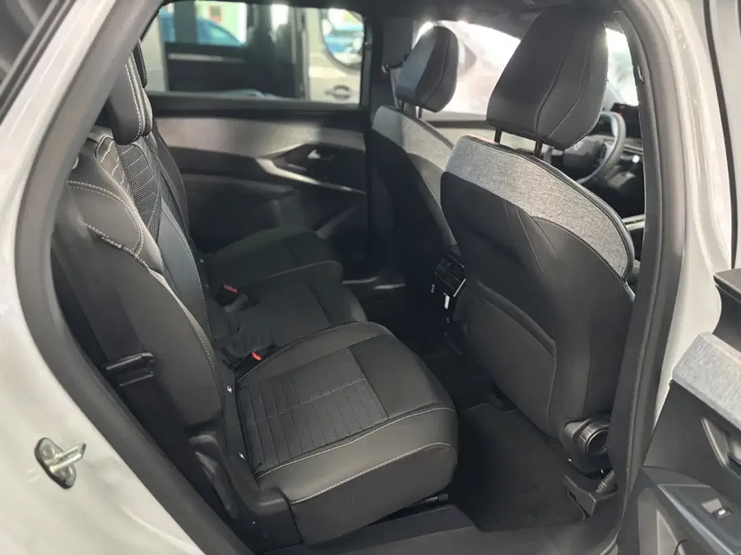 Peugeot 5008 - Thumbnail 8