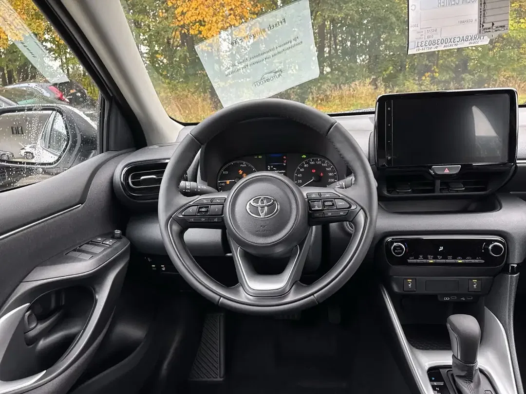 Toyota Yaris - Thumbnail 15
