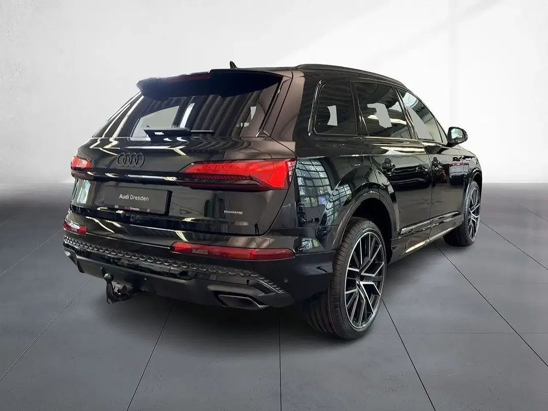 Audi Q7 - Thumbnail 3