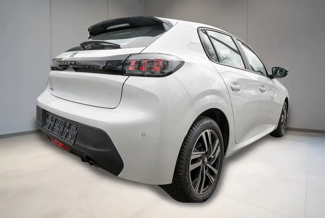 Peugeot 208 - Thumbnail 3