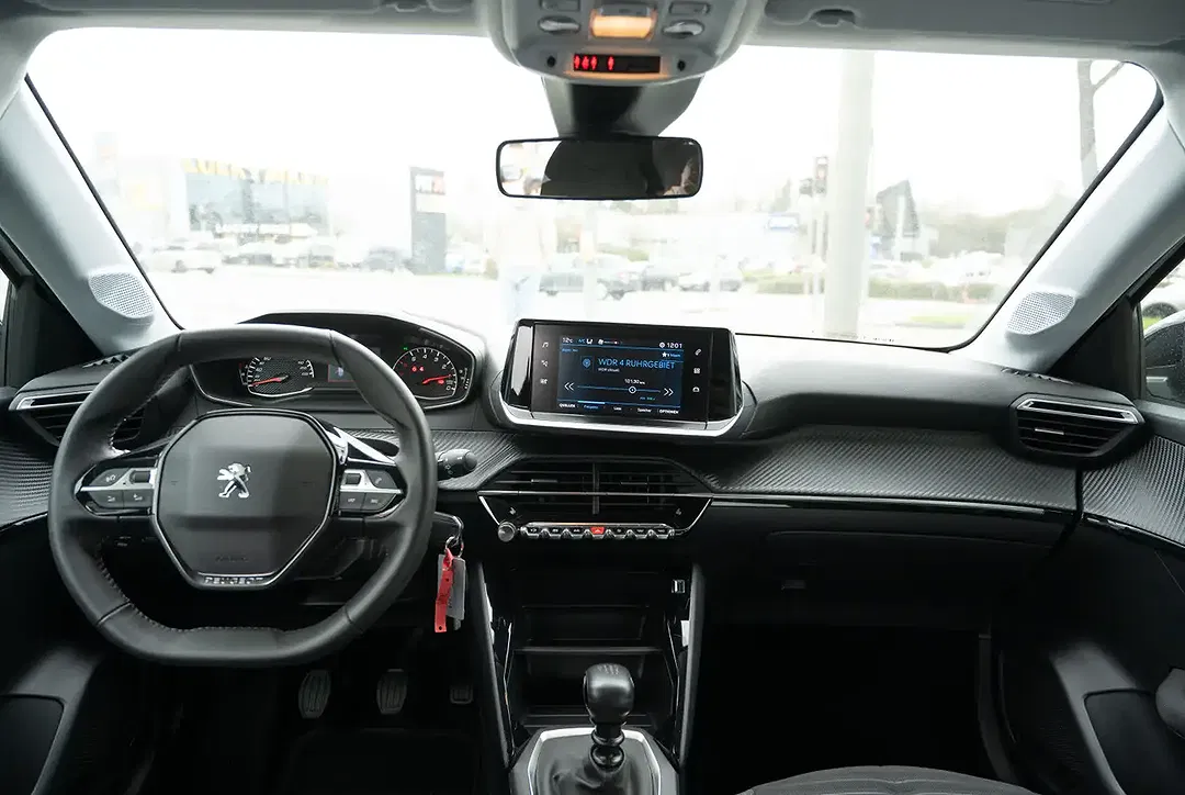 Peugeot 208 - Thumbnail 5