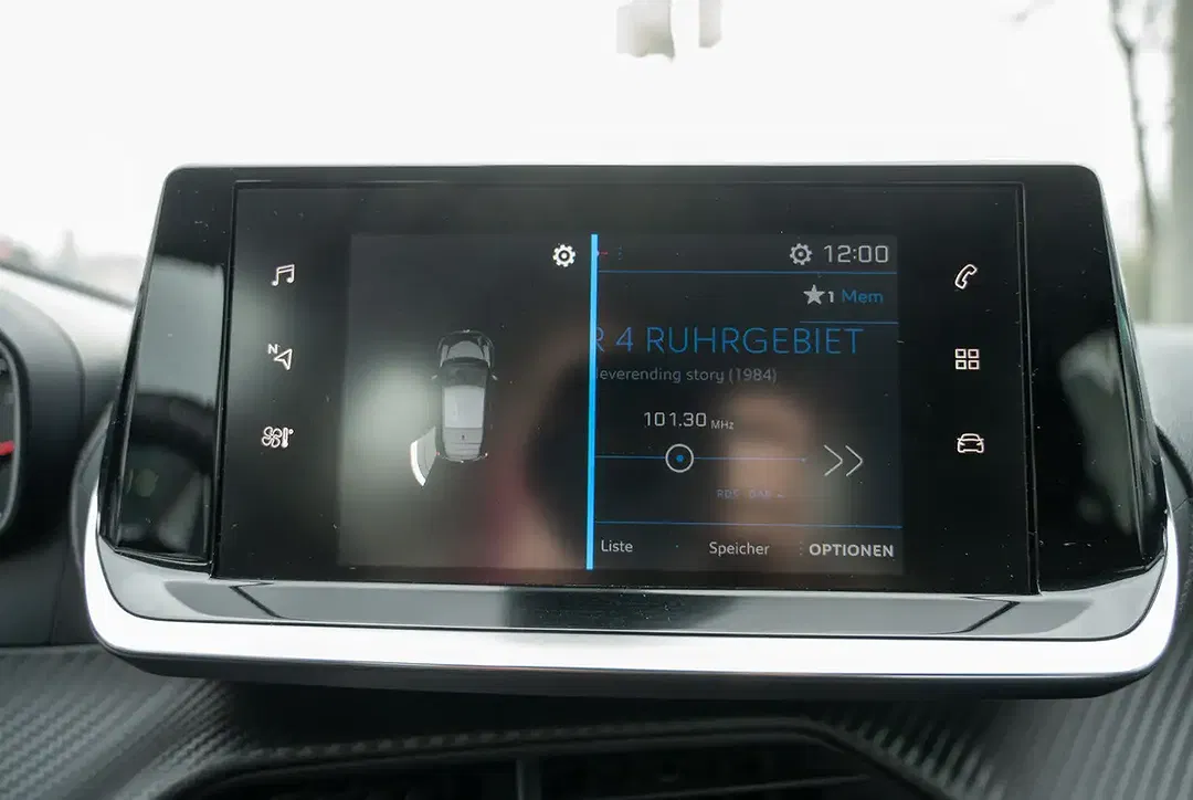 Peugeot 208 - Thumbnail 8