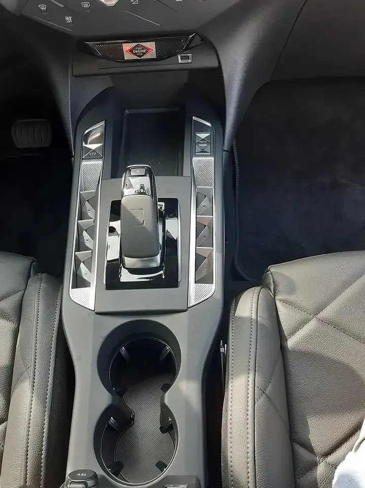 DS Automobiles DS 3 Crossback - Thumbnail 12