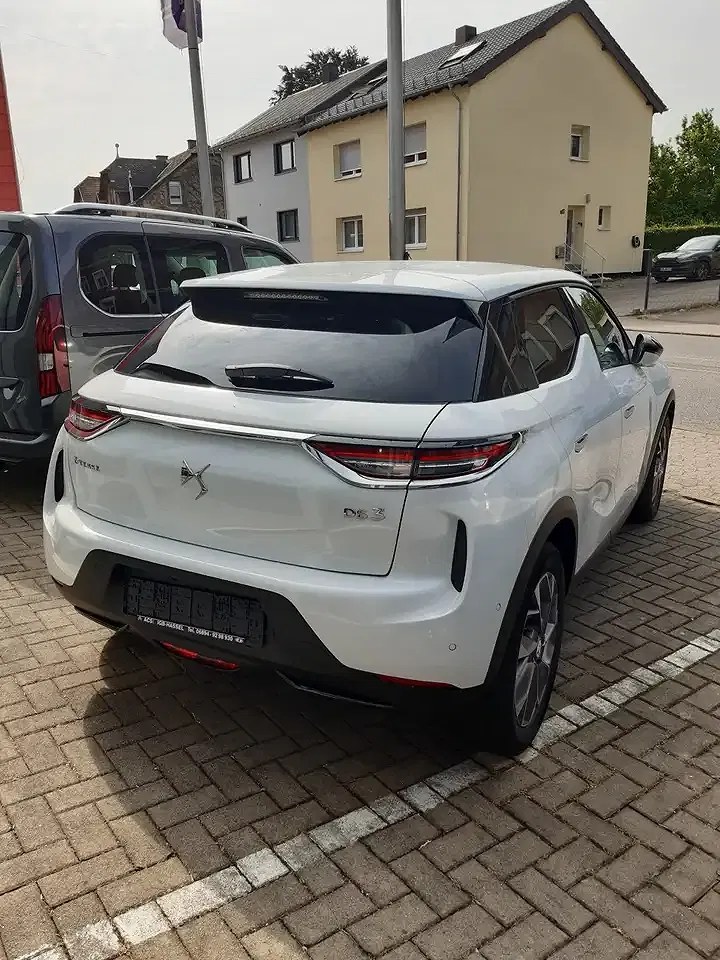 DS Automobiles DS 3 Crossback - Thumbnail 4