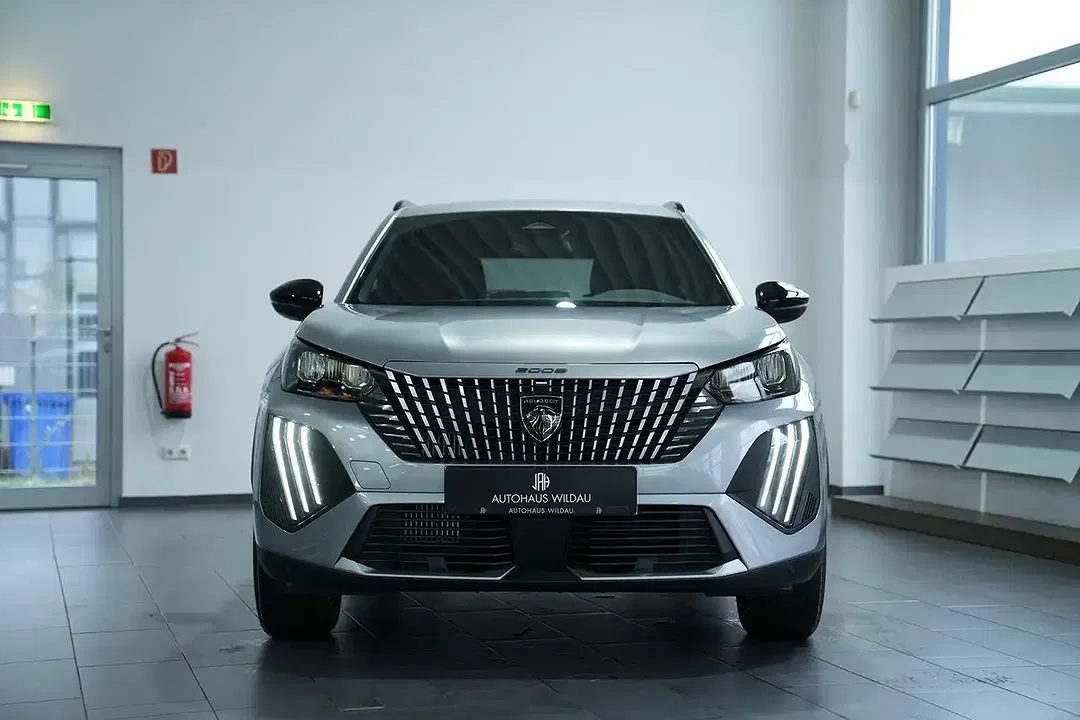Peugeot 2008 - Thumbnail 4