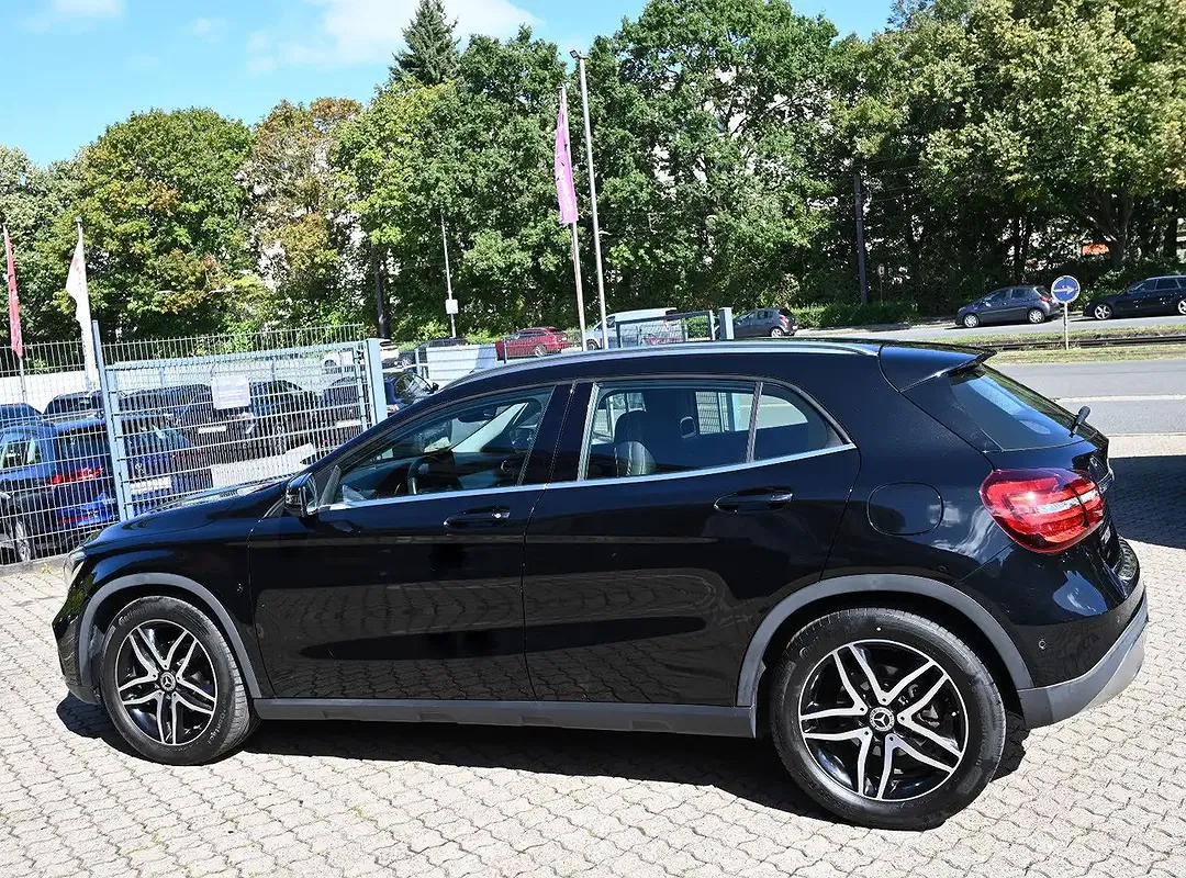 Mercedes-Benz GLA 180 - Thumbnail 6