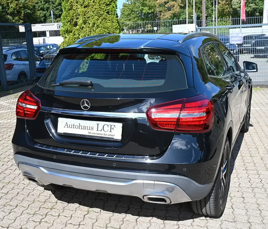 Mercedes-Benz GLA 180 - Thumbnail 9