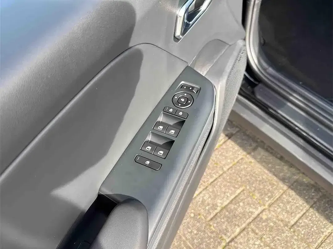 Kia K4 - Thumbnail 10