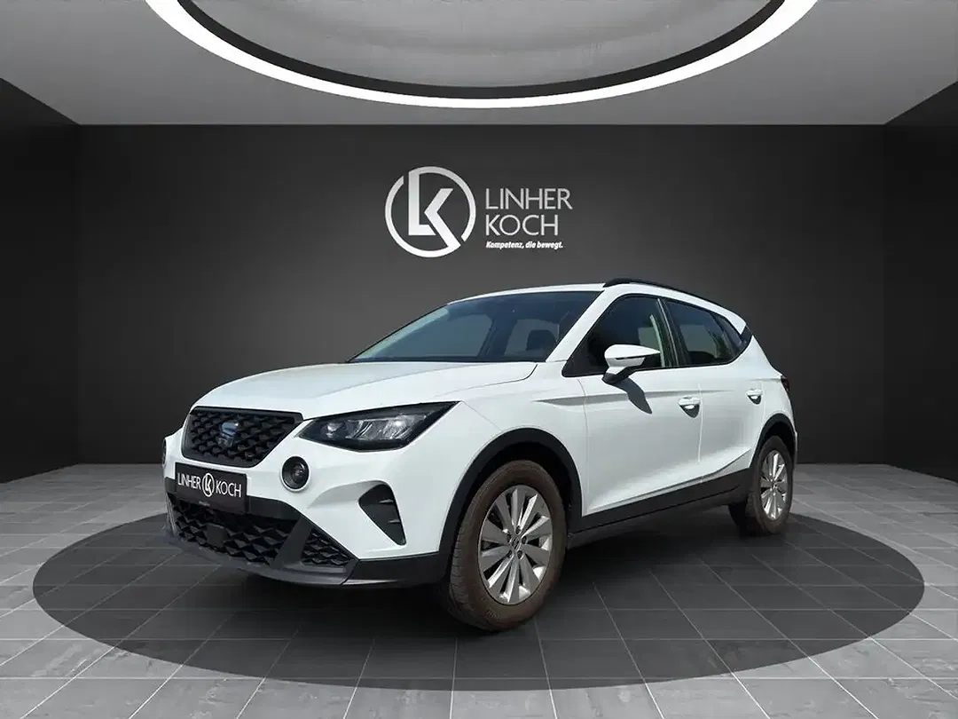 SEAT Arona - Thumbnail 1
