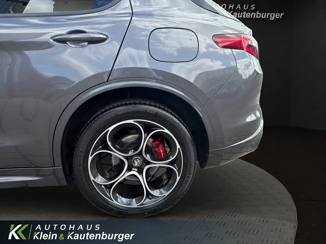 Alfa Romeo Stelvio - Thumbnail 10