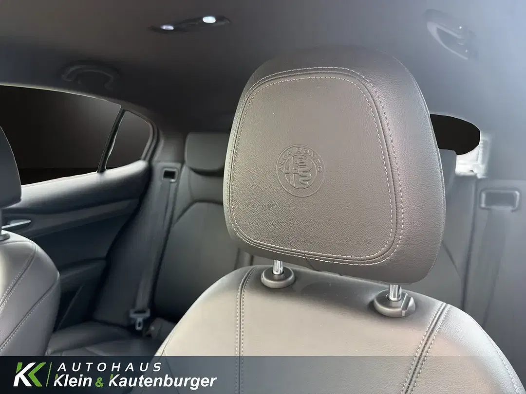 Alfa Romeo Stelvio - Thumbnail 14