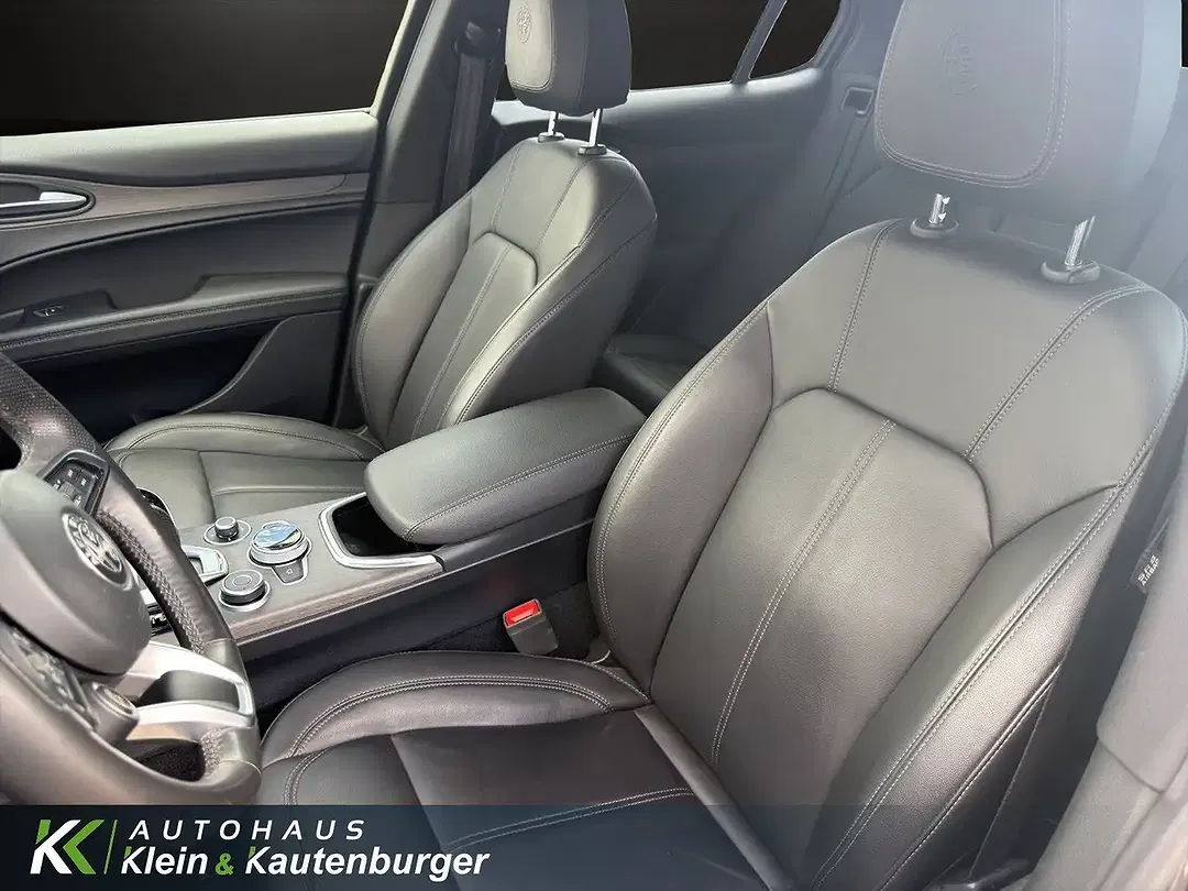Alfa Romeo Stelvio - Thumbnail 15