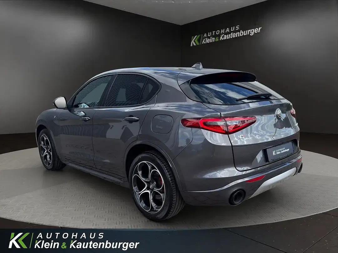 Alfa Romeo Stelvio - Thumbnail 7