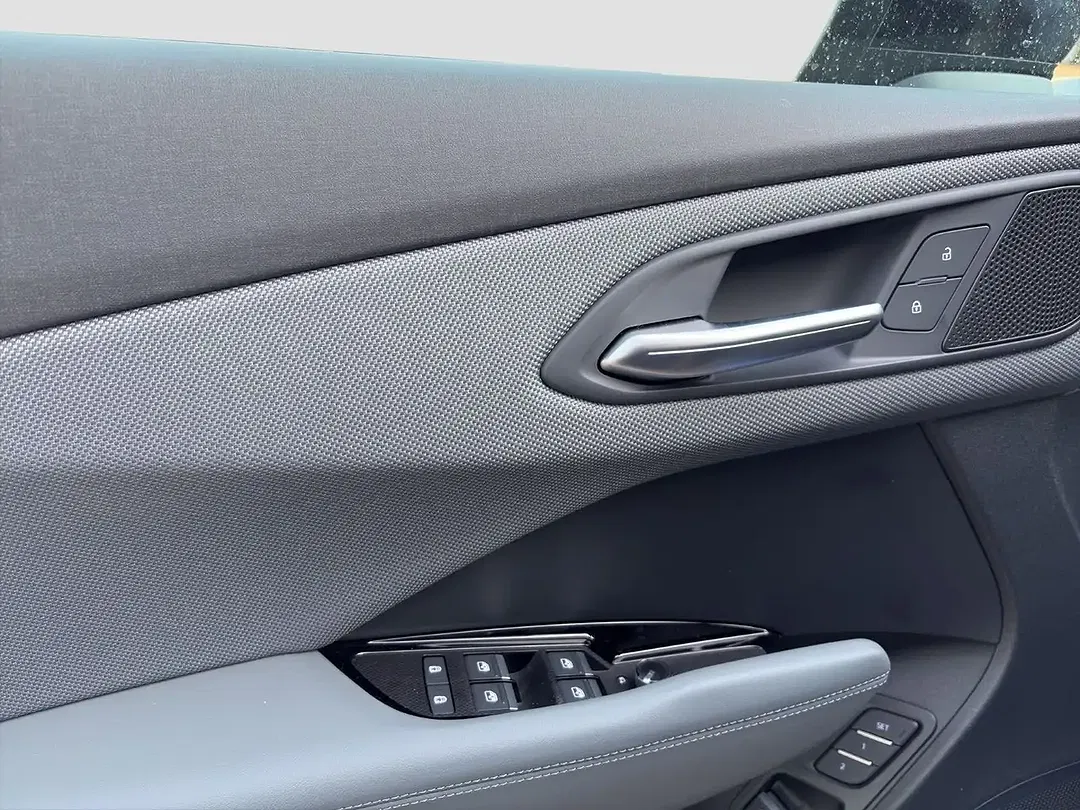 Audi Q3 - Thumbnail 12