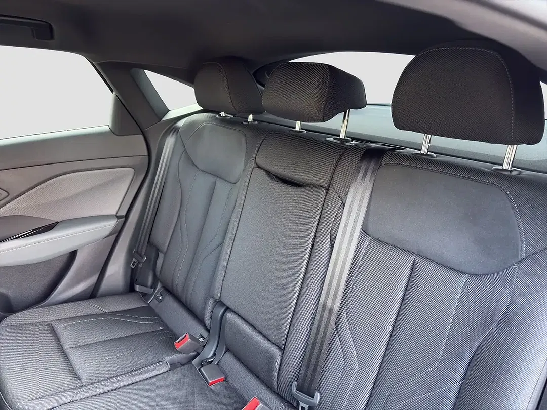 Audi Q3 - Thumbnail 13