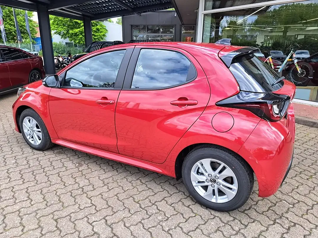 Mazda 2 - Thumbnail 3
