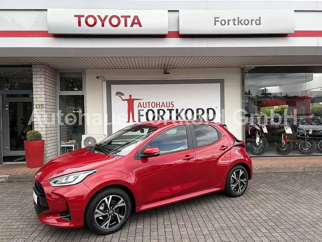 Toyota Yaris - Thumbnail 1